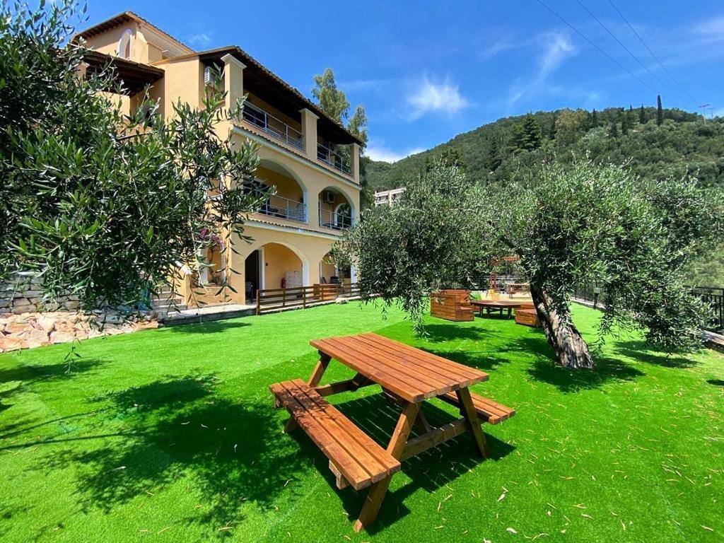 Silent Bay Apartments Katávolos Exteriér fotografie